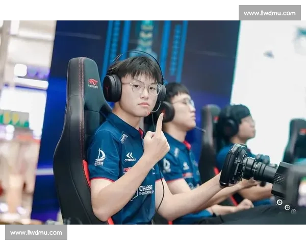 电竞选手与粉丝的零距离接触，珍贵视频片段流出